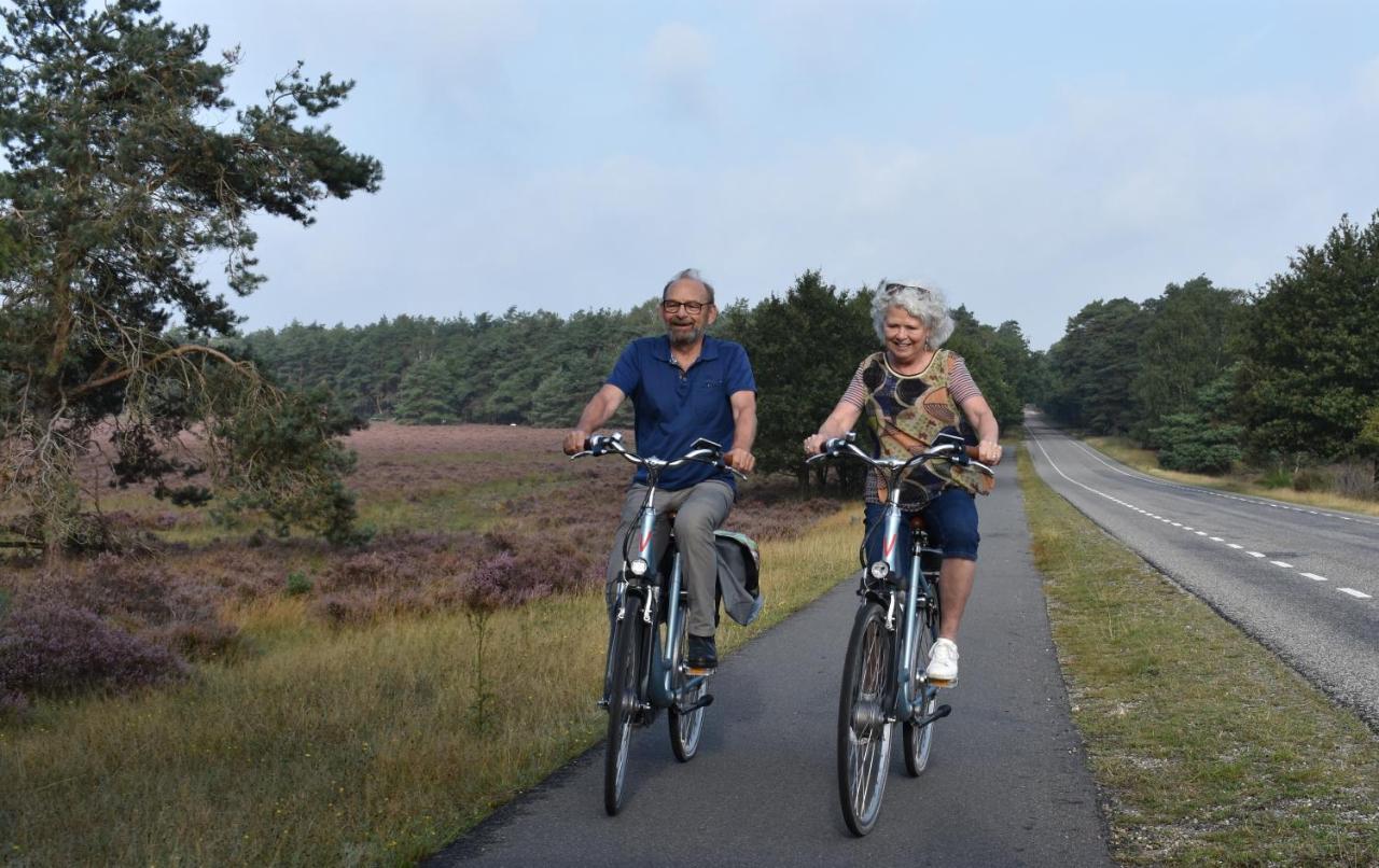 Chalet Op De Veluwe # Berk Putten Kültér fotó